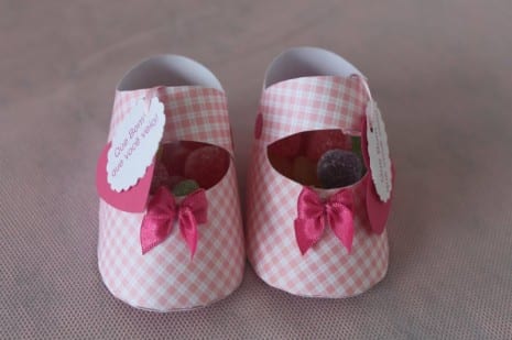 paper-baby-shoe-favors-1