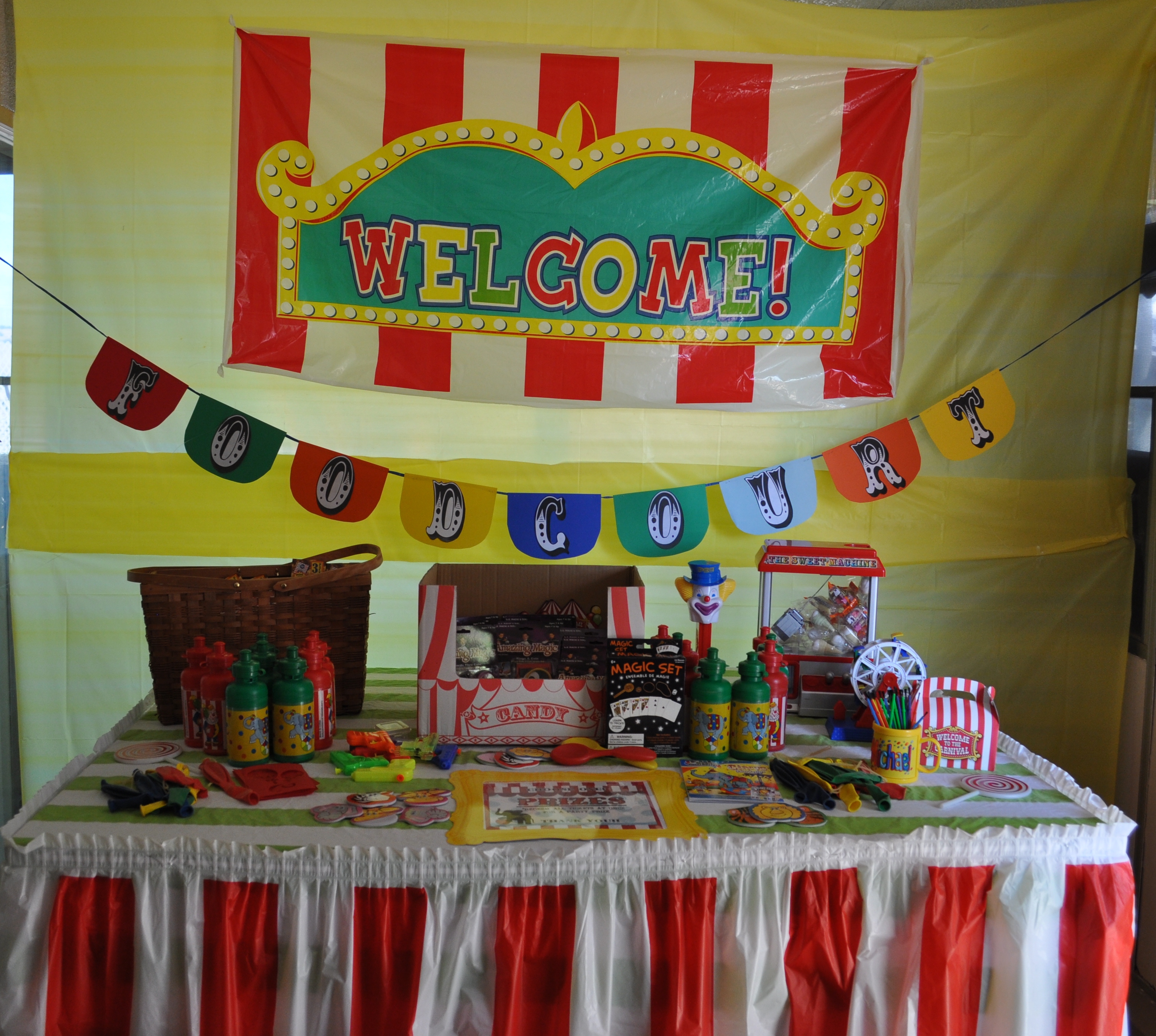 carnival-party-decorations-party-favors-ideas