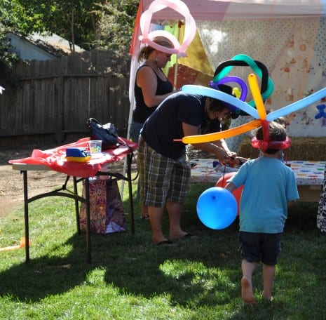 Lots of balloon hats