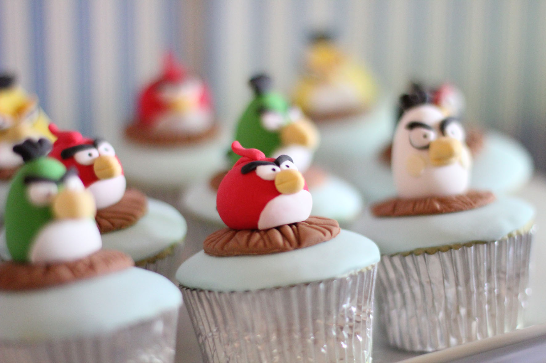 angry-birds-cupcakes - The Catch My Party Blog The Catch My Party Blog