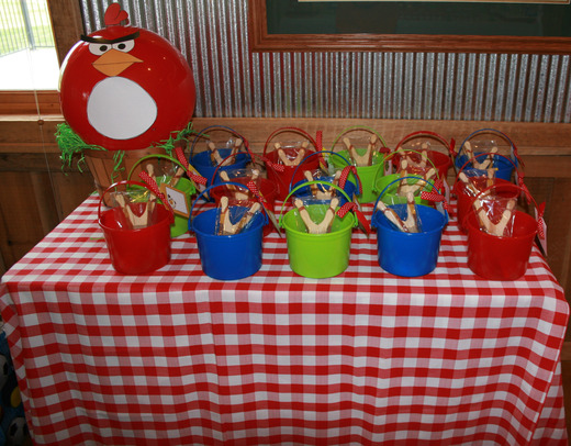 angry-birds-favor-buckets