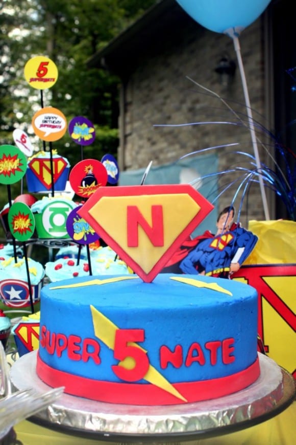 superhero-birthday-cake