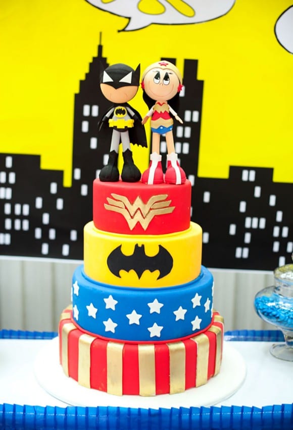 superhero-party-cake-4