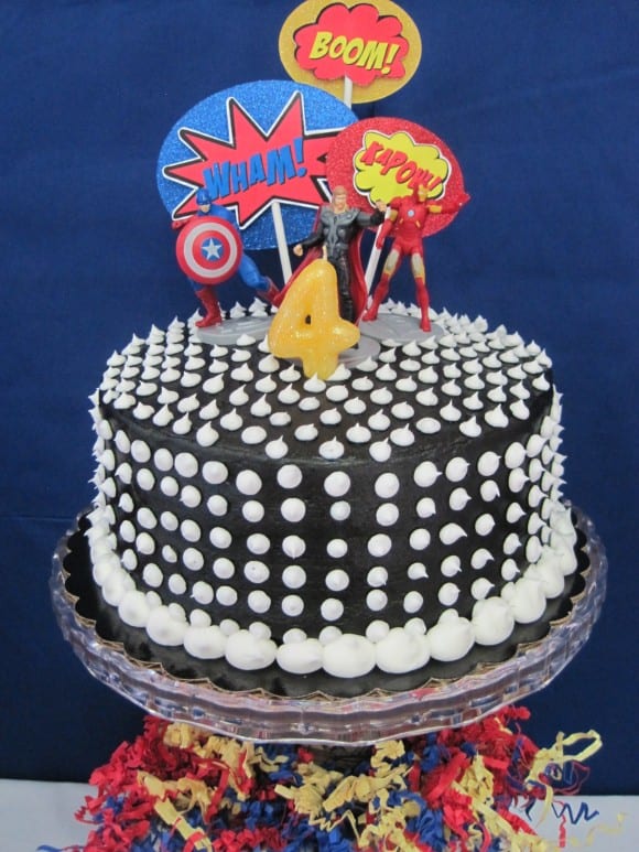 superhero-party-cake