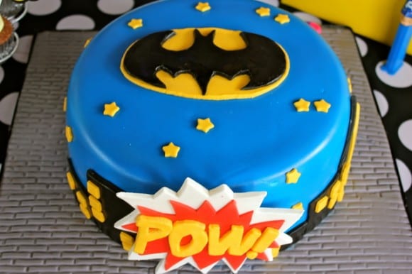 superhero-party-cake-batman