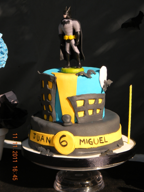 superhero-party-cake-batman2