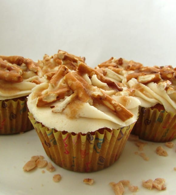 recipe-salted-caramel-pretzel-cupcakes