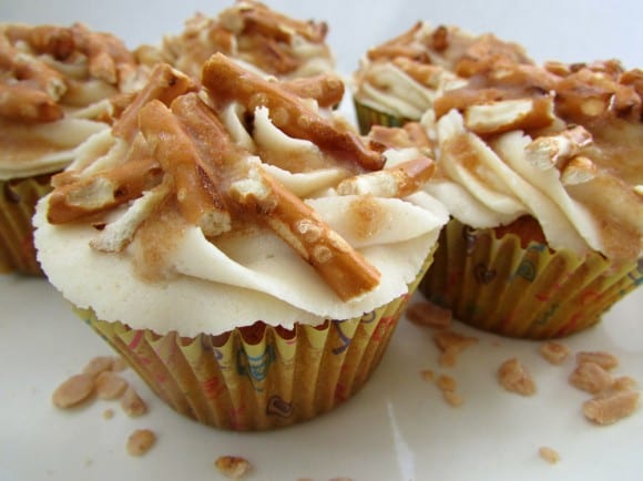 recipe-salted-caramel-pretzel-cupcakes