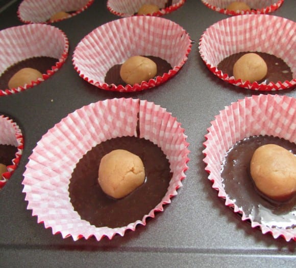 recipe-chocolate-peanut-butter-cupcakes