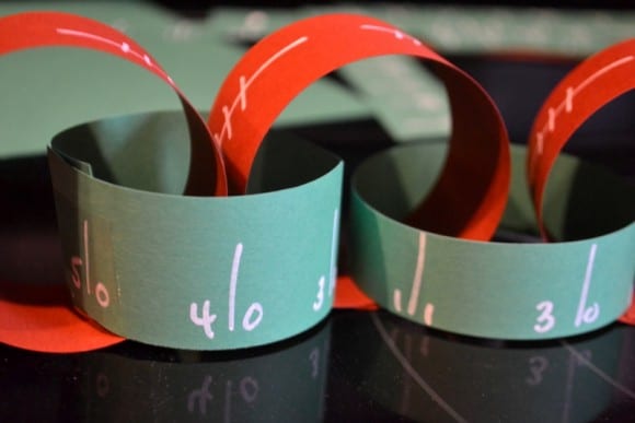 Easy Super Bowl party paper chain decoration