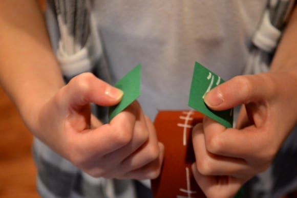 Easy Super Bowl party paper chain decoration