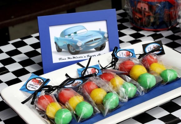 Traffic light cake ball party favors