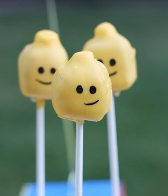 Lego Cake Pops | catchmyparty.com