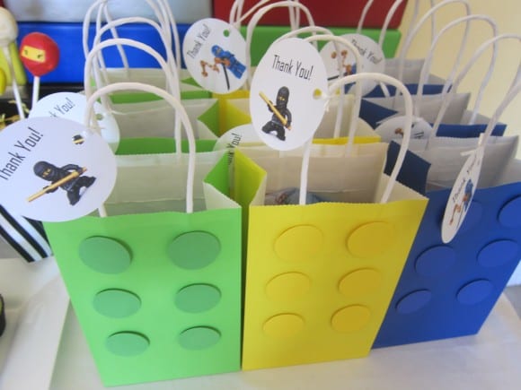 Lego Favor Bags | catchmyparty.com