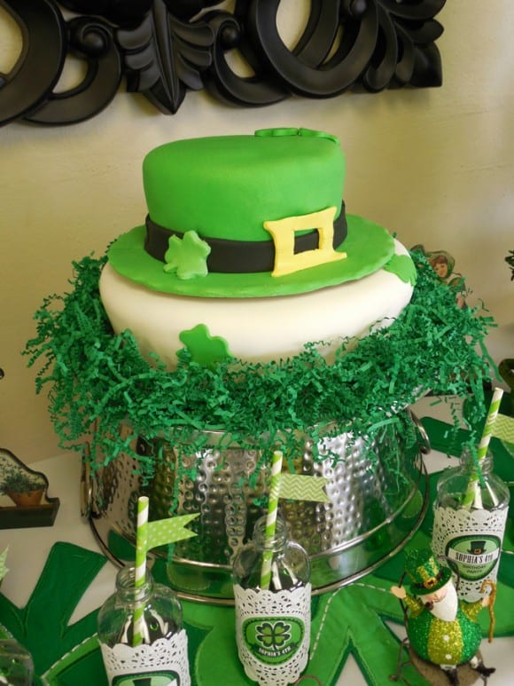 Leprechaun Hat Cake | CatchMyParty.com