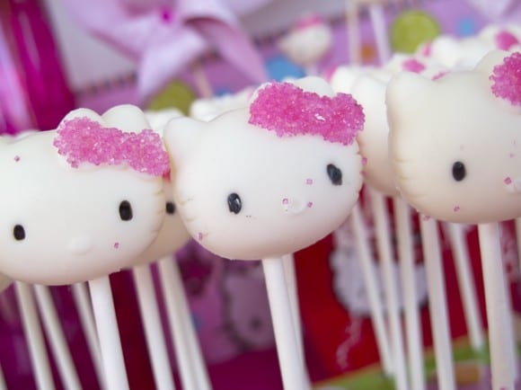 Hello Kitty Cake Pops | CatchMyParty.com