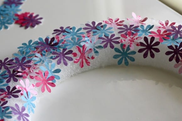 Spring paper flower wreath DIY | CatchMyParty.com