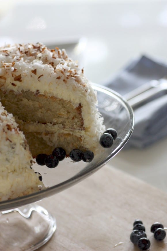 Toasted coconut cake recipe | CatchMyParty.com