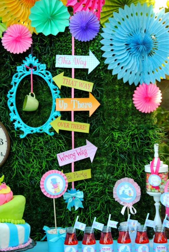 7 Alice in Wonderland Decoration Party Ideas | CatchMyParty.com