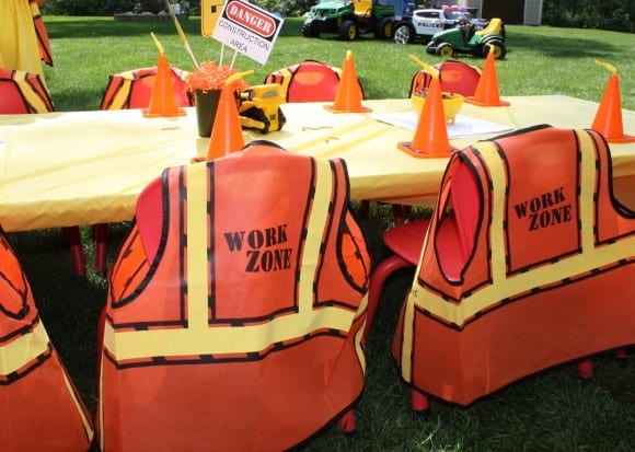 Construction Party Kids' Table Ideas | CatchMyParty.com