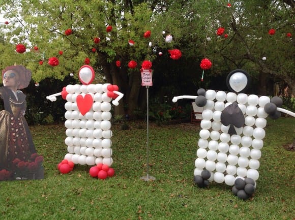 Alice in Wonderland Party Balloon Decorations Ideas | CatchMyParty.com