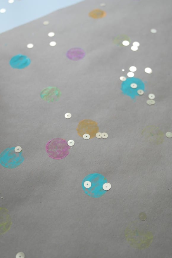 DIY Craft Paper Polka Dot Table Runner | CatchMyParty.com