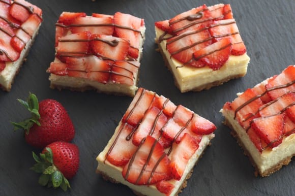 Strawberry Nutella Cheesecake Square Recipe | CatchMyParty.com