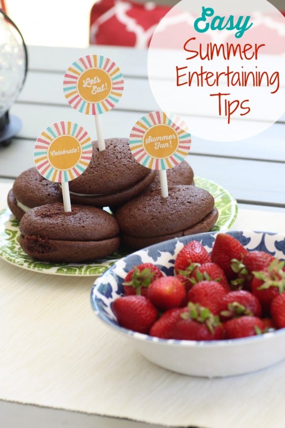 Easy outdoor summer party ideas including food and decorations | CatchMyParty