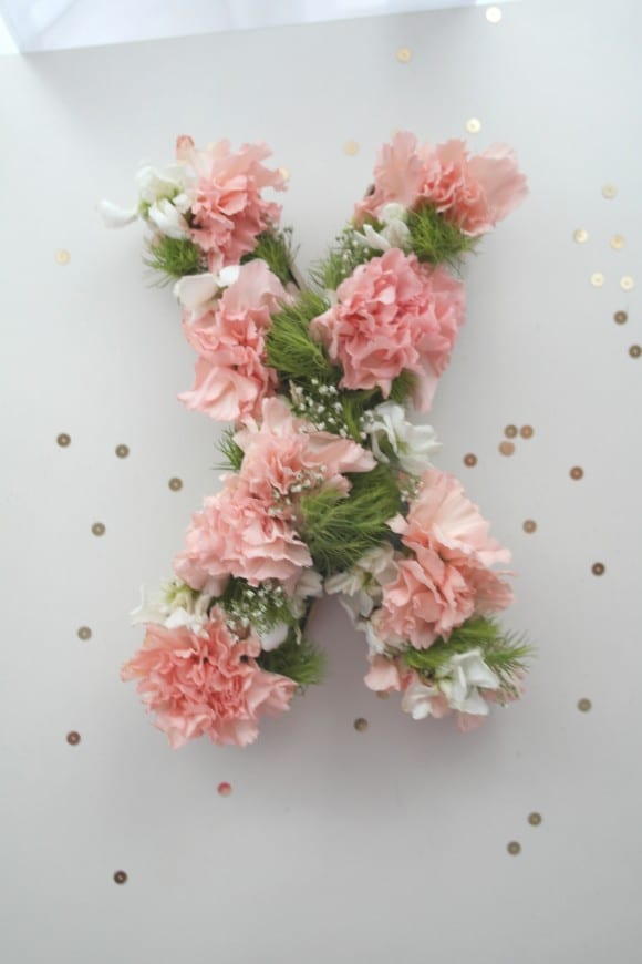 Monogram floral centerpiece DIY | CatchMyParty.com