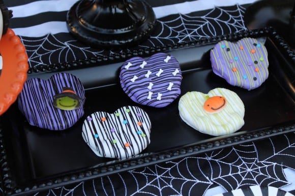 Learn how to throw this toddler Halloween Party! | CatchMyParty.com