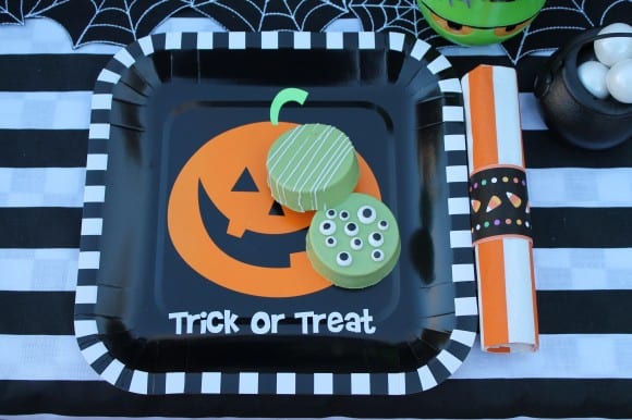 Learn how to throw this toddler Halloween Party! | CatchMyParty.com