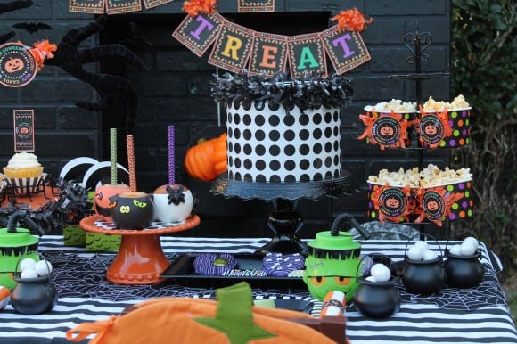 Learn how to throw this toddler Halloween Party! | CatchMyParty.com