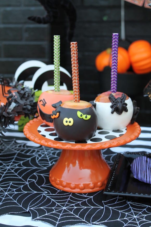 Learn how to throw this toddler Halloween Party! | CatchMyParty.com