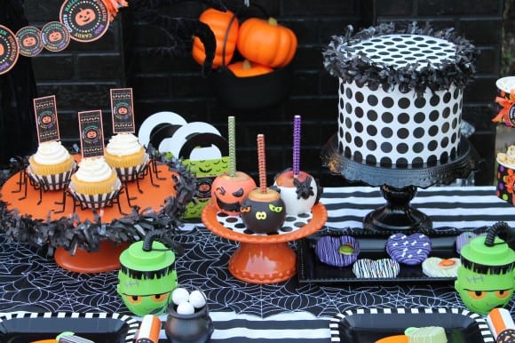 Learn how to throw this toddler Halloween Party! | CatchMyParty.com