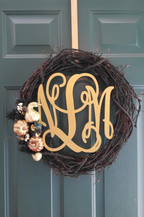 DIY Chic Fall Wreath | CatchMyParty.com