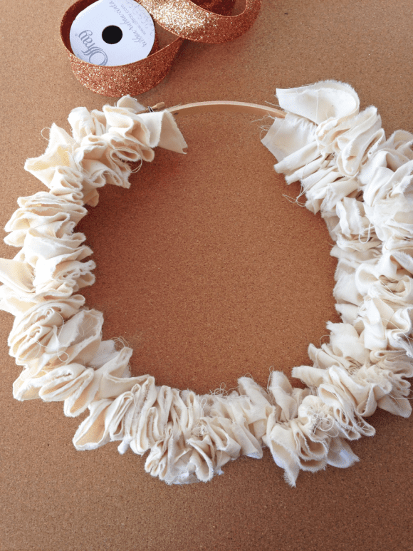 Shabby Chic Ruffled Wreath DIY steps | CatchMyParty.com