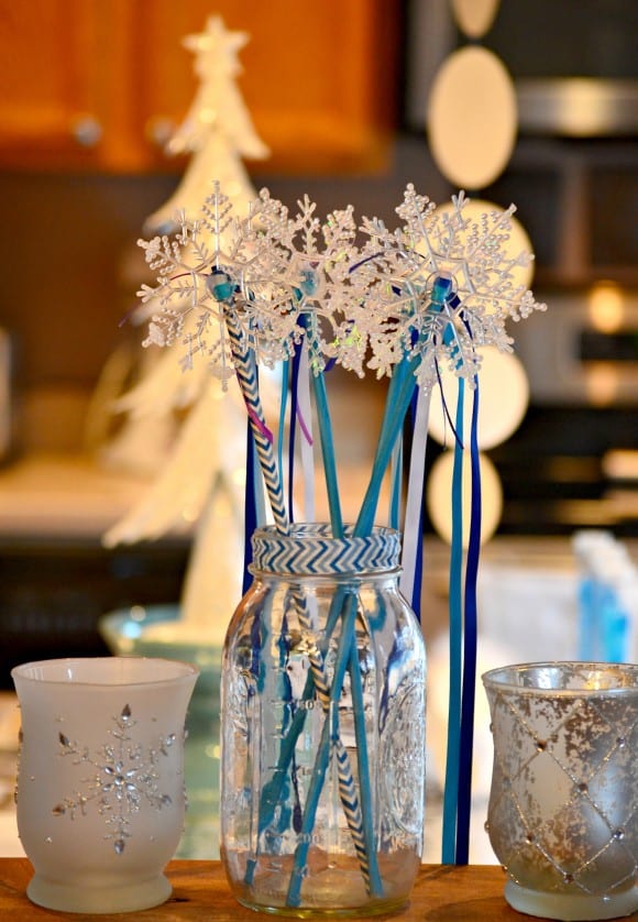 Winter Wonderland Playdate Decorations| CatchMyParty.com