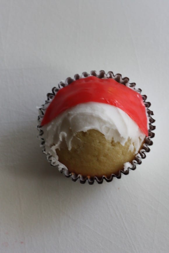 Santa Claus cupcake steps | CatchMyParty.com