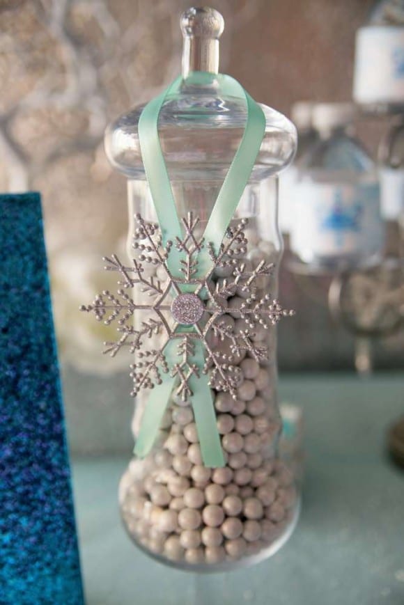 Frozen candy jar decoration ideas | CatchMyParty.com