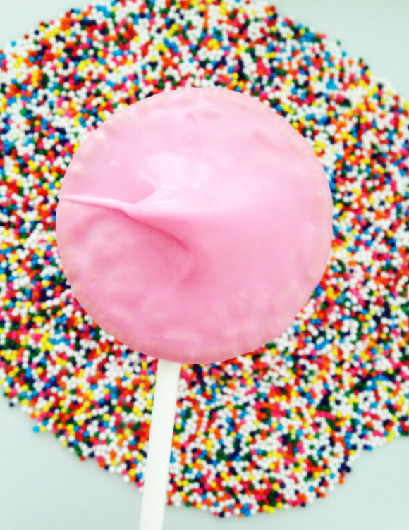 Dip the Pink Oreo Cookie Favors