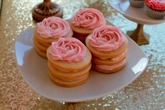 Decorated Stacked Cookies with Rosettes | CatchMyParty.com