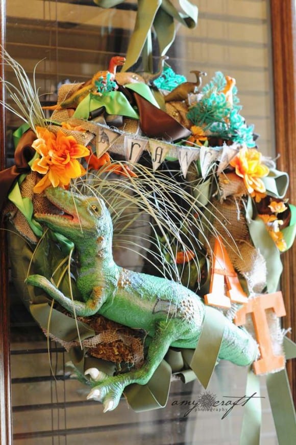 Dinosaur Wreath | CatchMyParty.com