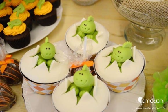 Dinosaur cupcakes | CatchMyParty.com