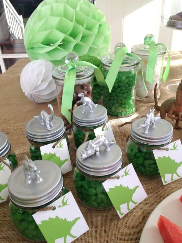 Dinosaur party favors | CatchMyParty.com