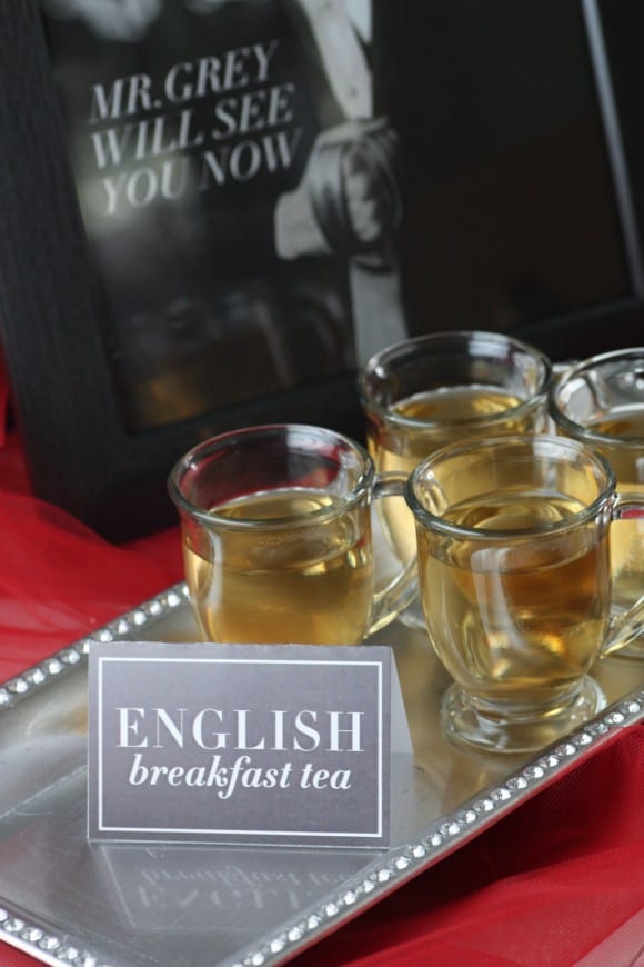English breakfast tea at a Fifty Shades of Grey party | CatchMyParty.com