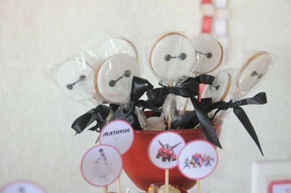 Baymax cookie pops | CatchMyParty.com