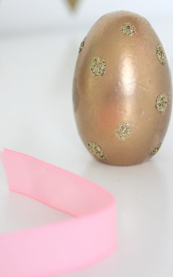 Ribbon Egg Place Card | CatchMyParty.com