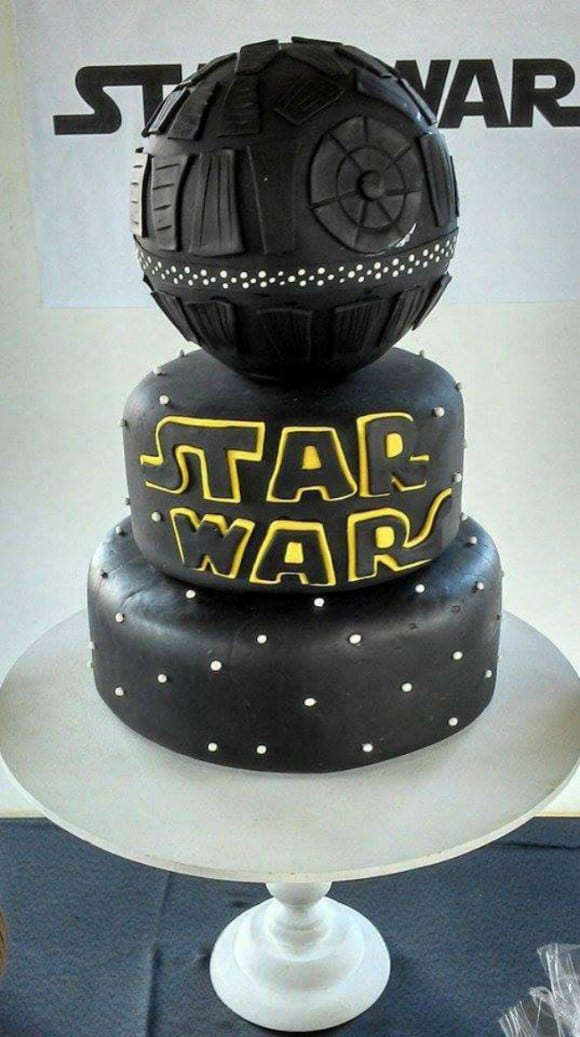 Star Wars Cake | CatchMyParty.com