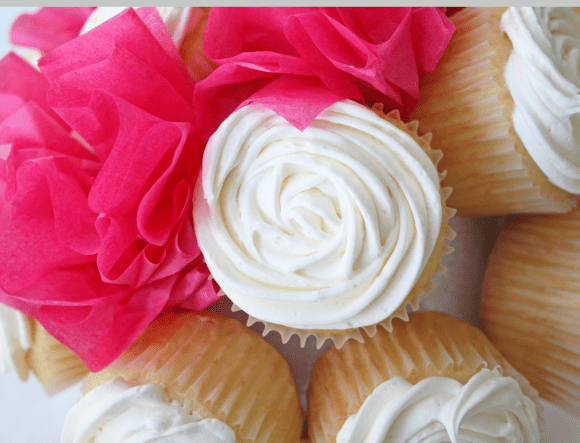 Close up cupcake bouquet DIY | CatchMyParty.com