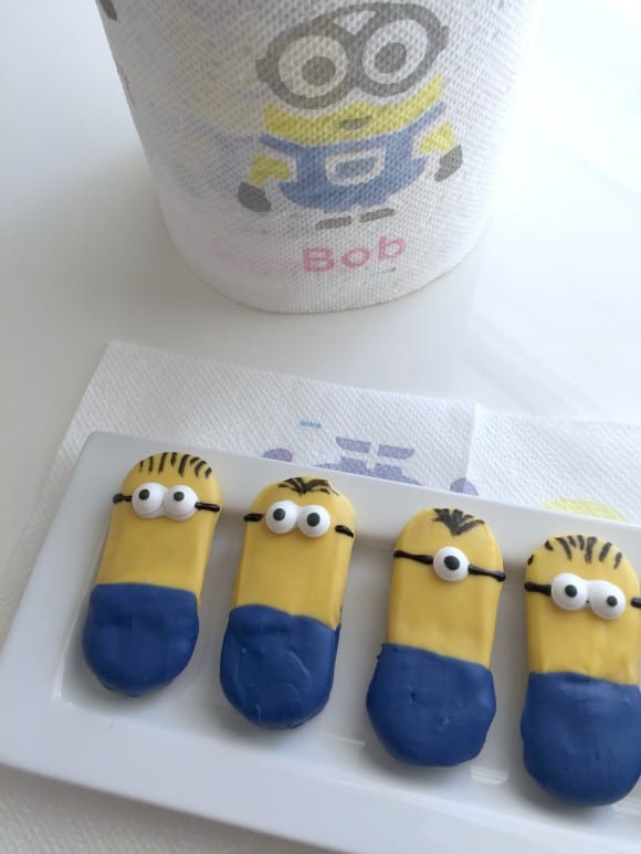 How to Make Minions Cookies | CatchMyParty.com